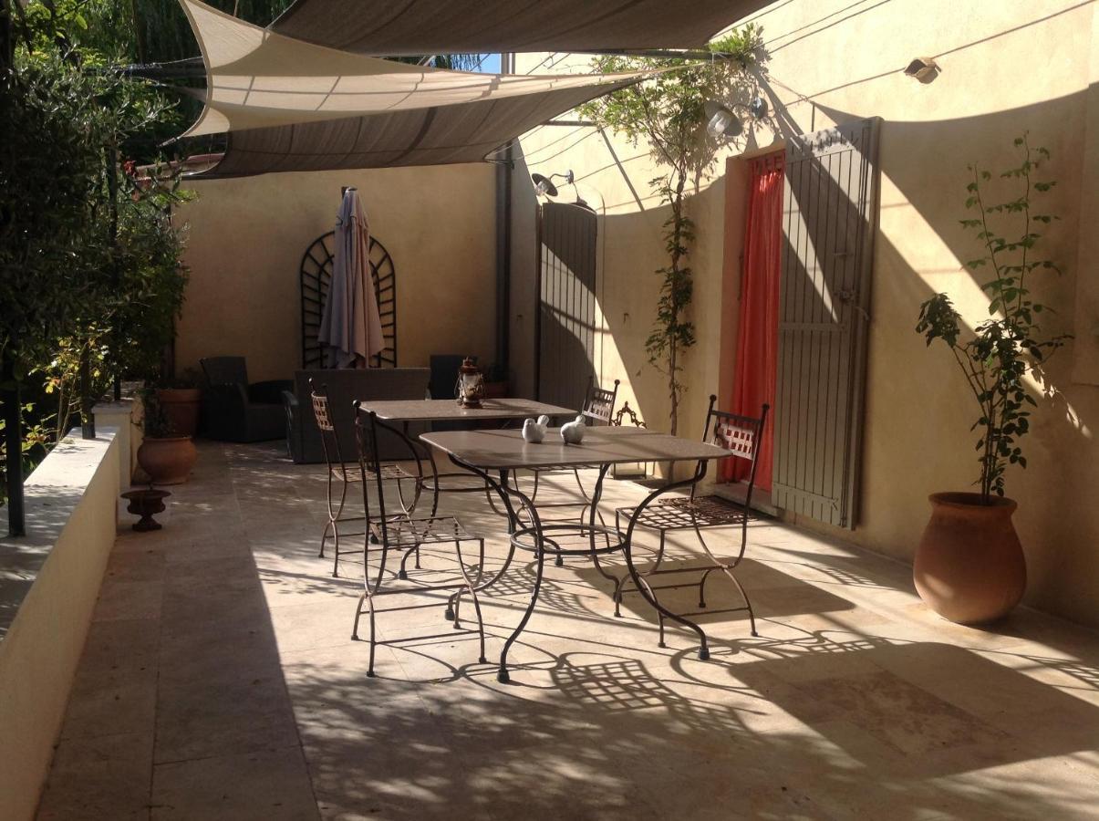לינה וארוחת בוקר Ansouis Jardin D'Antan מראה חיצוני תמונה