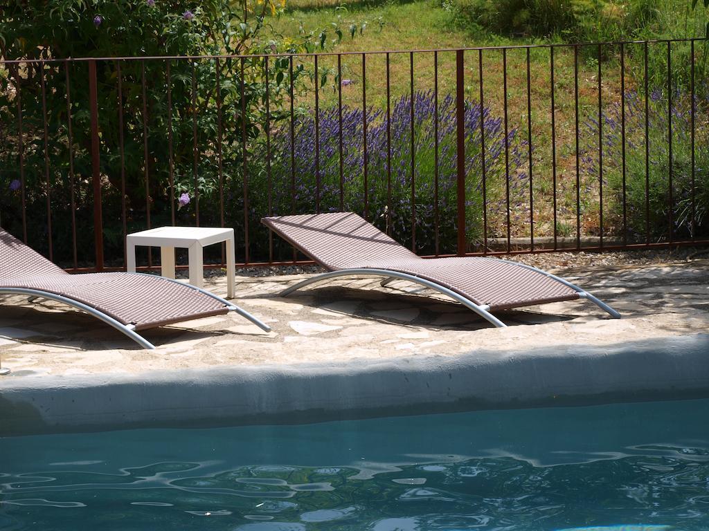 לינה וארוחת בוקר Ansouis Jardin D'Antan מראה חיצוני תמונה